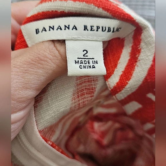 Banana Republic Red Cream printed Sheath midi dress. Size 2 - Picture 11 of 11